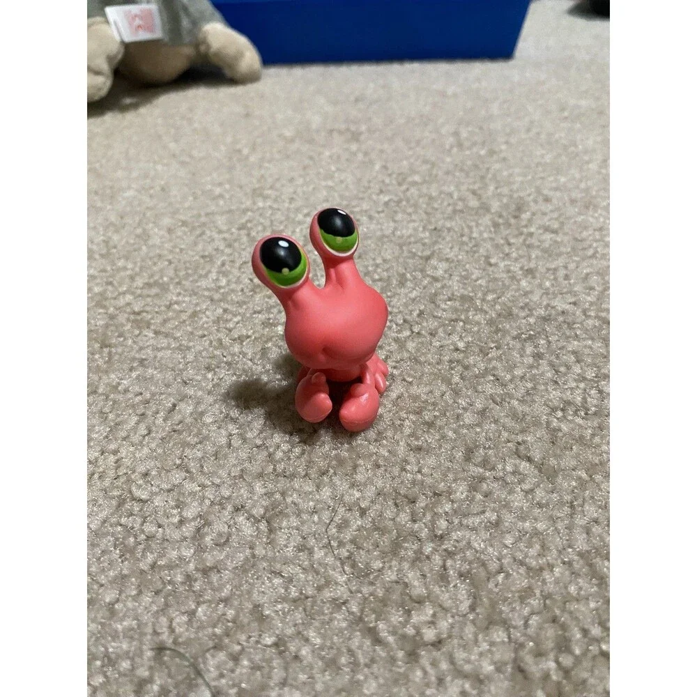 Littlest Pet Shop #62 Hermit Crab Pink Yellow Shell Purple Flower Green Eyes LPS